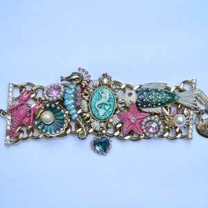 SOLD Betsey Johnson Sea Excursion Mermaid Cameo Chunky Sea Lobster Bracele